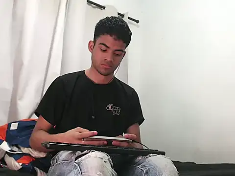 camillo beischel  online show from 10-01-25, 06:36