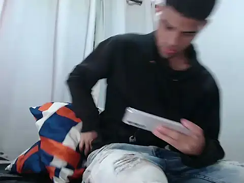 camillo beischel  online show from 10-08-25, 05:54