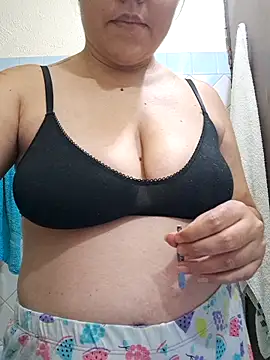 Snapshot of SweettyNaugthy chatting on 11-16-25, 07:36 SweettyNaugthy online show from 11-16-25, 07:36