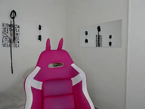 Snapshot of kendall-Jenner chatting on 03-26-26, 05:51 kendall-Jenner online show from 03-26-26, 05:51