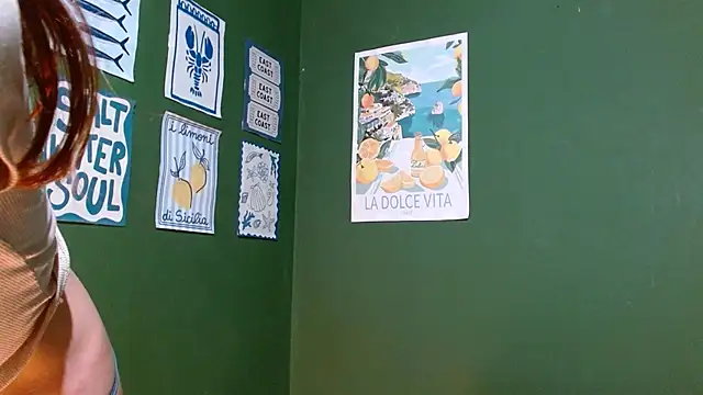 Roxiehood online show from 10-20-25, 02:23