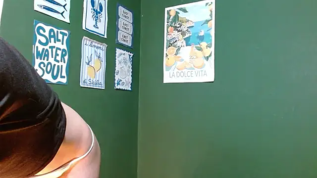 Roxiehood online show from 11-23-25, 02:00