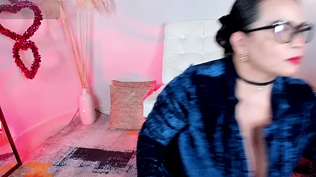 DivaFlamme online show from 09-22-25, 04:47