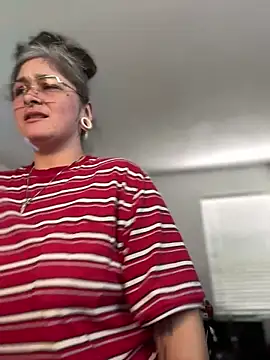Alix Valentine online show from 05-24-26, 10:48