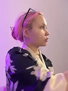 Snapshot of AsiaVegas chatting on 03-17-26, 05:49 AsiaVegas online show from 03-17-26, 05:49