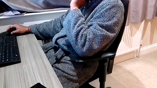 Snapshot of rogamuffin chatting on 11-07-25, 11:27 rogamuffin online show from 11-07-25, 11:27