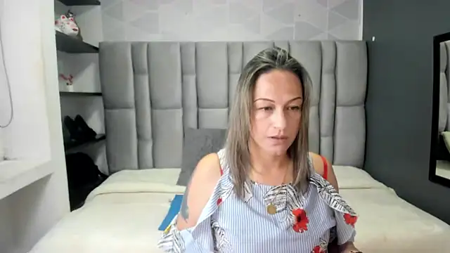 Charlot milf online show from 09-22-25, 11:56