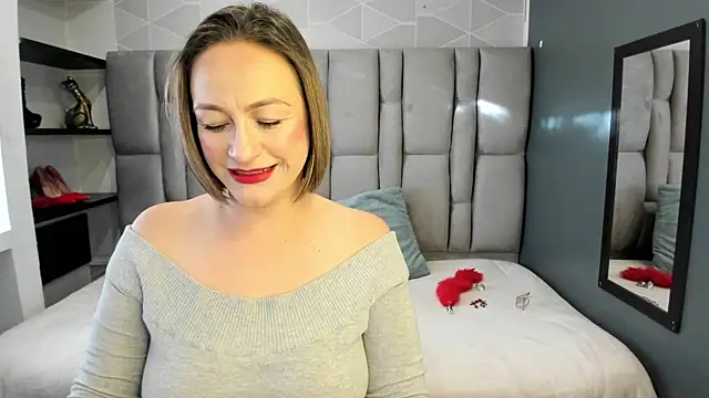 Charlot milf online show from 06-25-26, 11:59