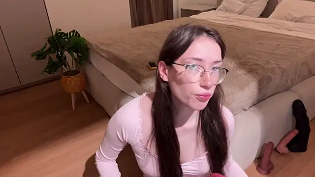 Kelly Berry   online show from 10-16-25, 11:44