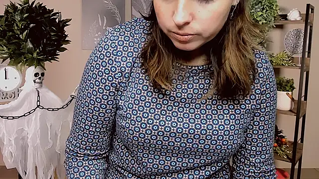 MartaEdams online show from 11-04-25, 06:12