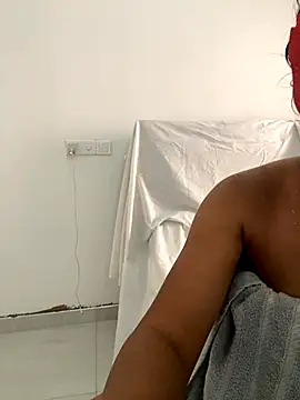 Snapshot of venom-172 chatting on 10-16-25, 11:22 venom-172 online show from 10-16-25, 11:22