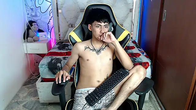 yiisu  online show from 09-15-25, 06:08