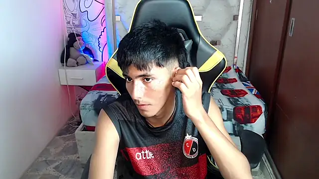 yiisu  online show from 10-03-25, 06:16