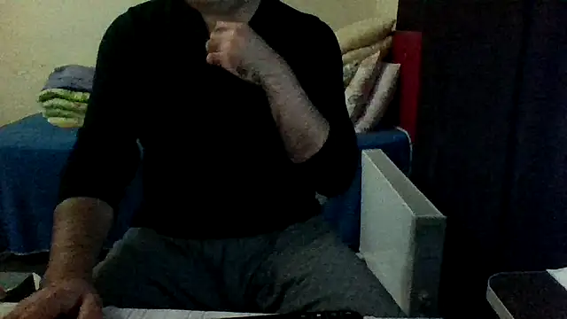 Snapshot of st206boy chatting on 11-30-25, 12:25 st206boy online show from 11-30-25, 12:25