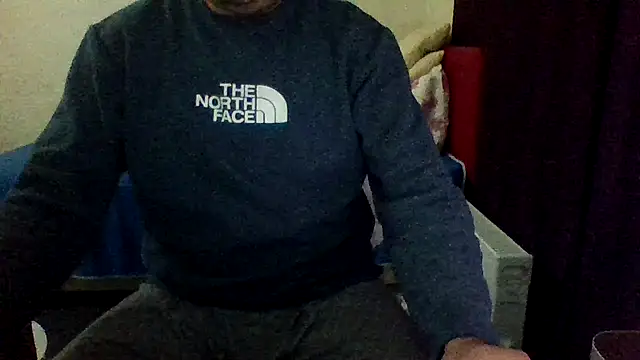 Snapshot of st206boy chatting on 12-04-25, 01:48 st206boy online show from 12-04-25, 01:48