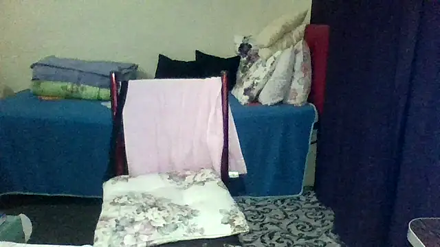 Snapshot of st206boy chatting on 12-04-25, 11:35 st206boy online show from 12-04-25, 11:35