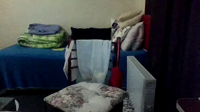 Snapshot of st206boy chatting on 12-17-25, 10:49 st206boy online show from 12-17-25, 10:49