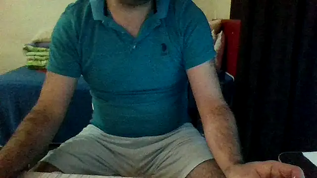 Snapshot of st206boy chatting on 12-18-25, 11:33 st206boy online show from 12-18-25, 11:33