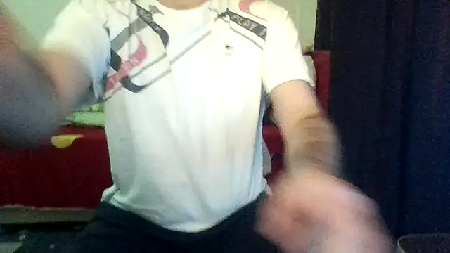 Snapshot of st206boy chatting on 01-10-26, 02:24 st206boy online show from 01-10-26, 02:24