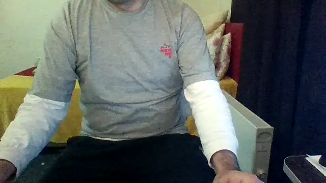 Snapshot of st206boy chatting on 01-14-26, 10:36 st206boy online show from 01-14-26, 10:36