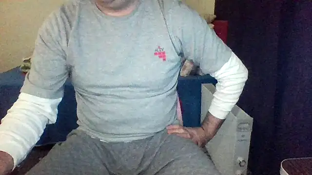 Snapshot of st206boy chatting on 02-15-26, 10:50 st206boy online show from 02-15-26, 10:50