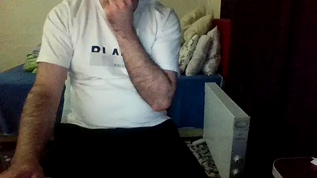 Snapshot of st206boy chatting on 02-21-26, 11:50 st206boy online show from 02-21-26, 11:50