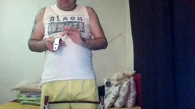 Snapshot of st206boy chatting on 03-11-26, 01:11 st206boy online show from 03-11-26, 01:11