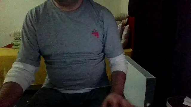 Snapshot of st206boy chatting on 03-12-26, 12:39 st206boy online show from 03-12-26, 12:39