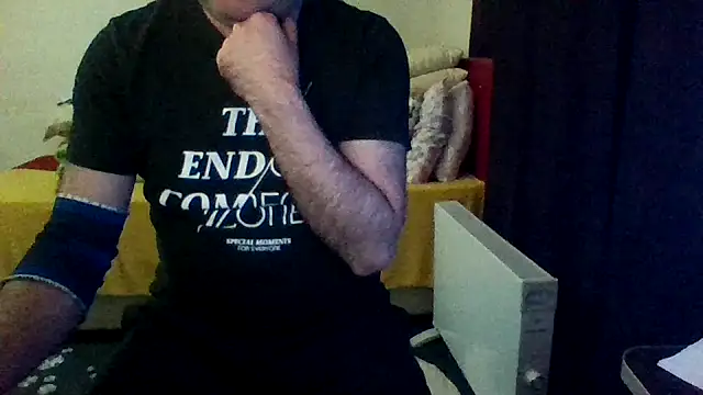 Snapshot of st206boy chatting on 03-26-26, 11:32 st206boy online show from 03-26-26, 11:32