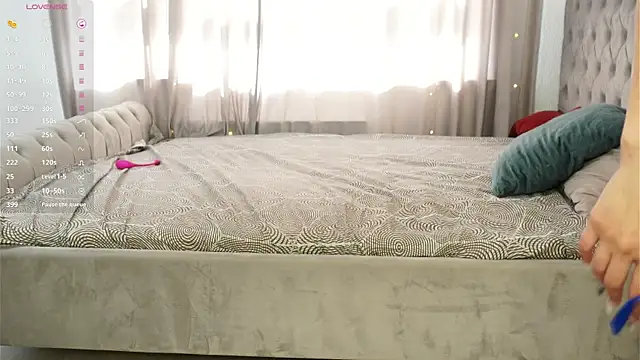 TaiteFairfield online show from 09-22-25, 07:43