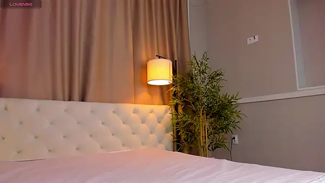 Snapshot of Skelerata chatting on 10-12-25, 01:04 Skelerata online show from 10-12-25, 01:04