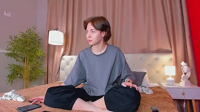 Snapshot of Skelerata chatting on 10-24-25, 01:03 Skelerata online show from 10-24-25, 01:03