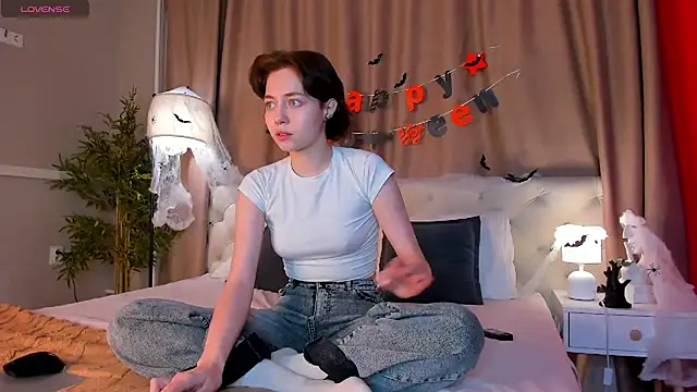 Snapshot of Skelerata chatting on 10-26-25, 01:11 Skelerata online show from 10-26-25, 01:11