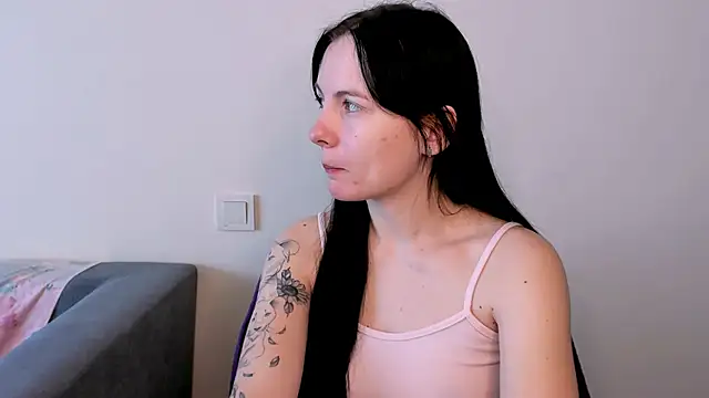 Snapshot of Elle_Pearl_ chatting on 02-23-26, 07:06 Elle Pearl online show from 02-23-26, 07:06