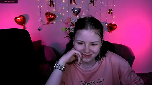 Snapshot of foxy_tease_ chatting on 03-22-26, 03:10 foxy tease online show from 03-22-26, 03:10