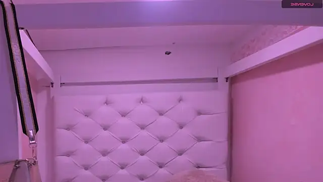Snapshot of eimy_skinny_ chatting on 05-03-26, 12:33 eimy skinny online show from 05-03-26, 12:33