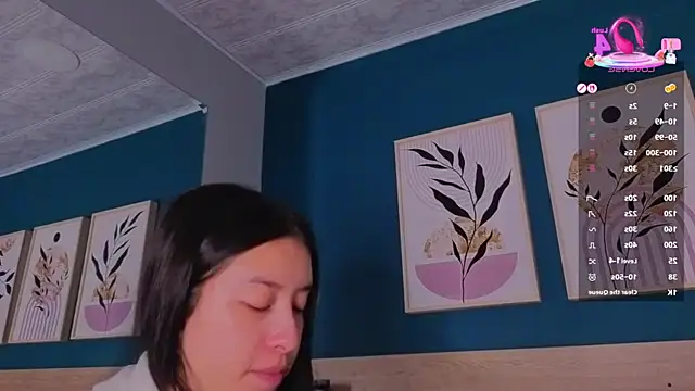 SarahMiler  online show from 10-18-25, 11:44