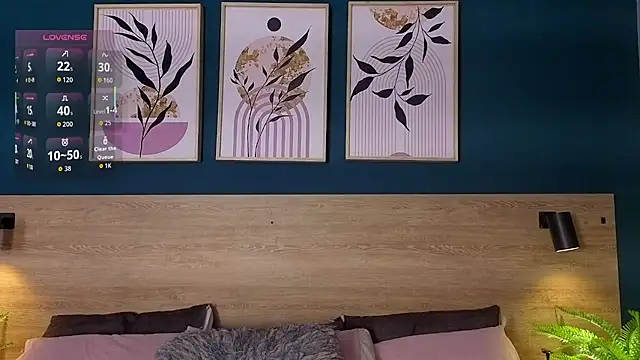 SarahMiler  online show from 11-28-25, 10:12