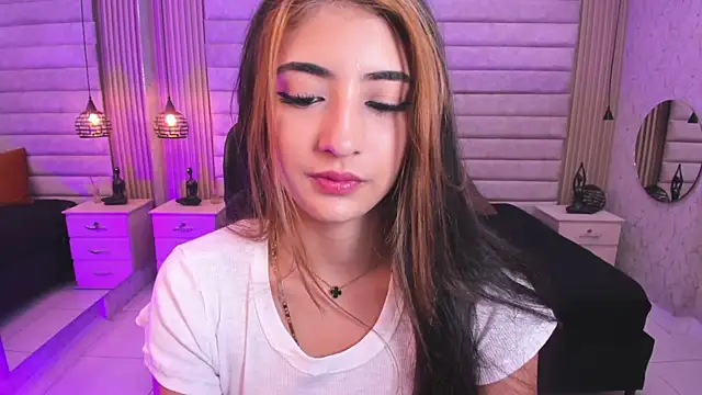 VictoriaaBlair online show from 05-19-26, 07:42