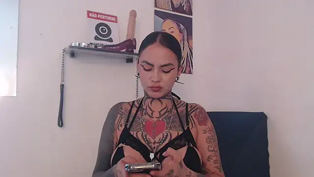 Snapshot of Sofia_May chatting on 09-19-25, 03:56 Sofia May online show from 09-19-25, 03:56