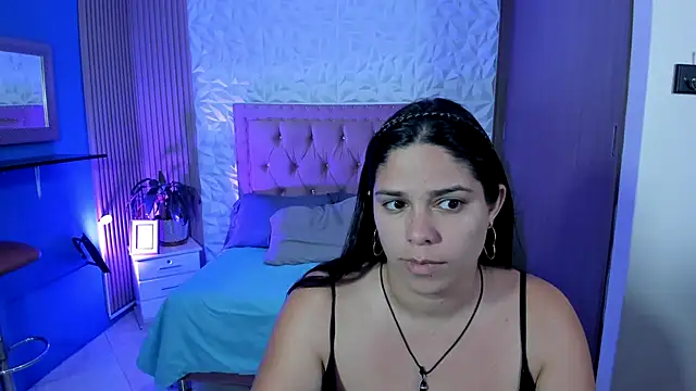 Snapshot of lucia_ht chatting on 10-31-25, 05:19 lucia ht online show from 10-31-25, 05:19