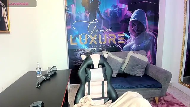 Liamartinn online show from 10-31-25, 02:07