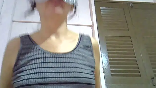 Snapshot of Luana_sexy42 chatting on 04-17-26, 03:20 Luana sexy42 online show from 04-17-26, 03:20