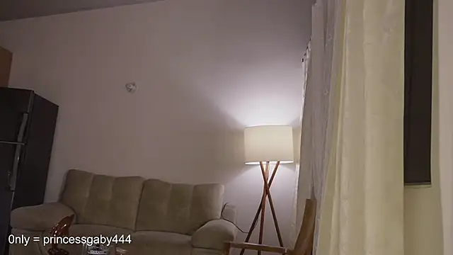 Snapshot of 4444ngel chatting on 10-11-25, 11:36 4444ngel online show from 10-11-25, 11:36