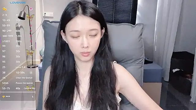 NiNi-baby520 online show from 10-04-25, 07:17