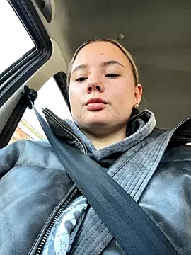 Snapshot of StephanieMur chatting on 10-09-25, 03:59 StephanieMur online show from 10-09-25, 03:59