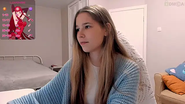 Snapshot of ValerieBubbles chatting on 10-20-25, 12:33 ValerieBubbles online show from 10-20-25, 12:33