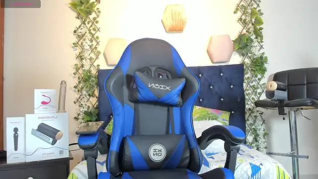  taylor black online show from 11-19-25, 07:58