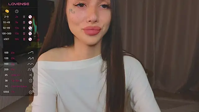 Snapshot of shuggybaby chatting on 01-18-26, 09:07 shuggybaby online show from 01-18-26, 09:07