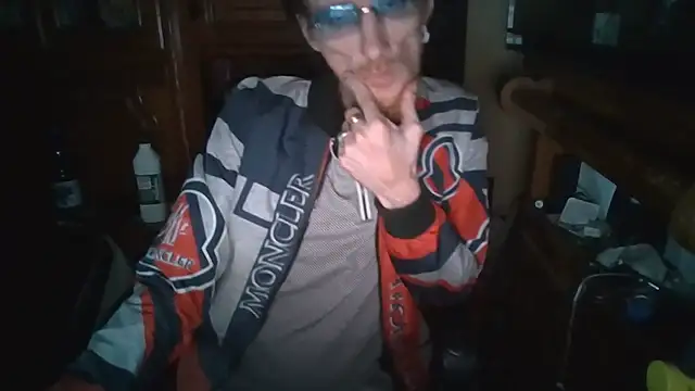 Snapshot of zipman92 chatting on 01-07-26, 02:30 zipman92 online show from 01-07-26, 02:30